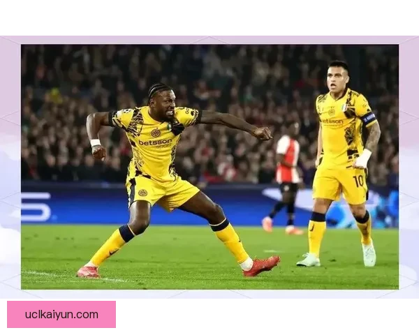 费耶诺德防守体系再度引领潮流，新战术助力球队实现重大突破，表现亮眼