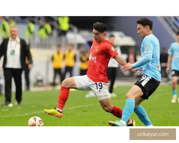 广州队最新阵容面临调整，年轻球员表现值得关注